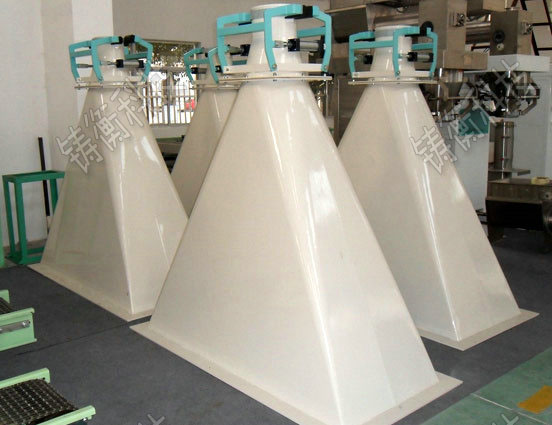 小型半自動(dòng)包裝機(jī)